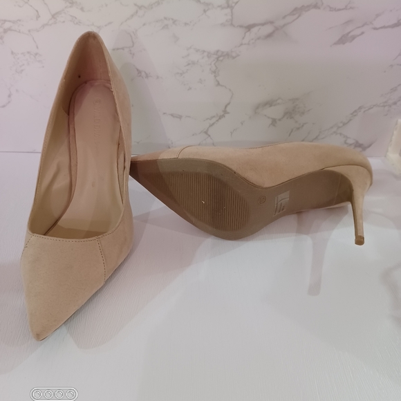 Wild diva tan suede shoes - Picture 4 of 4